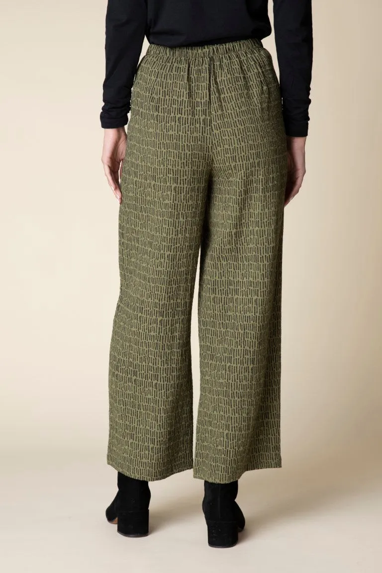 Express Lines Relaxed Ankle Pant