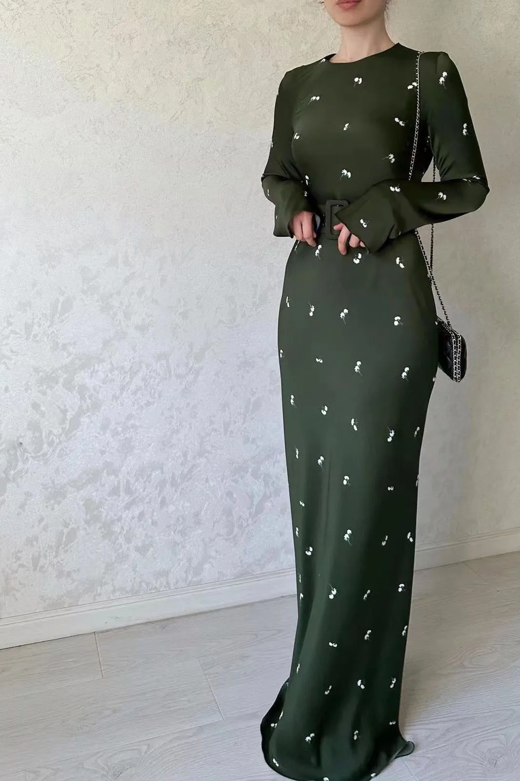 long-sleeved belt slimming hip dress