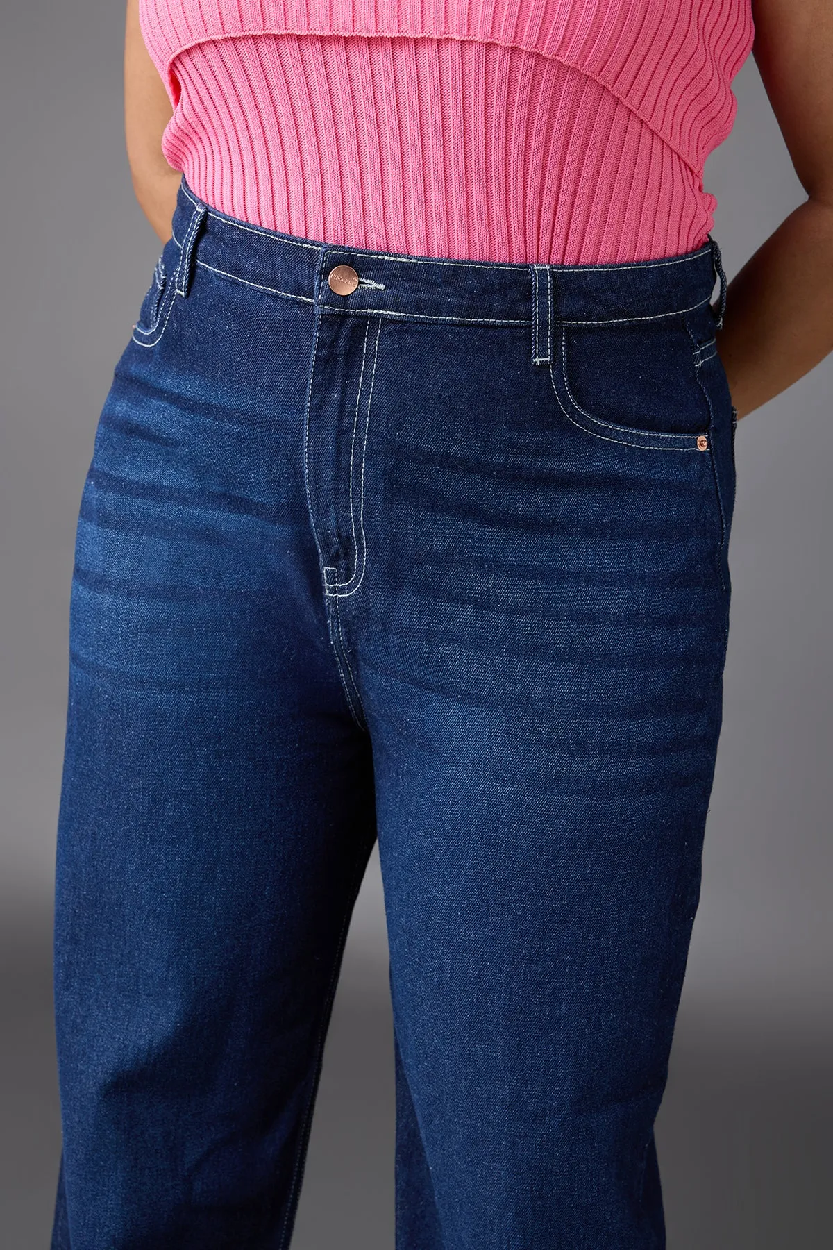 Timeless Blue Curve Straight Jeans